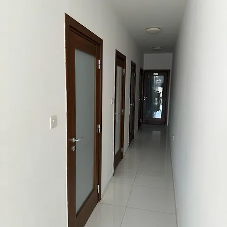 Large Penthouse In Cenrtal Area *