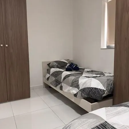 Διαμέρισμα Large Penthouse In Cenrtal Area Gzira
