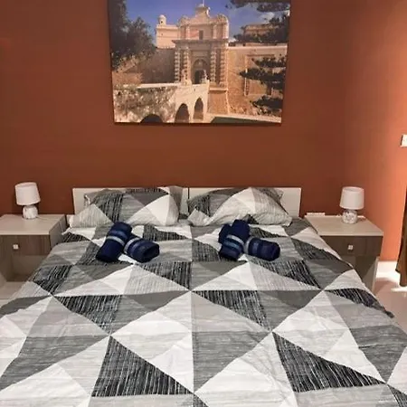 Large Penthouse In Cenrtal Area