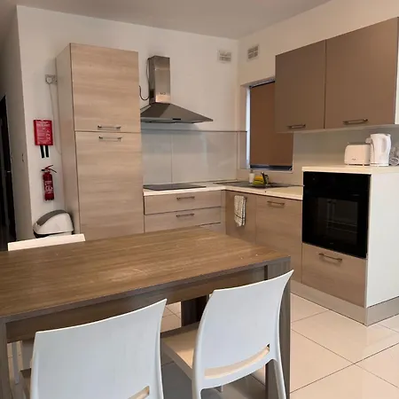 Large Penthouse In Cenrtal Area Lägenhet *