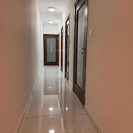 Large Penthouse In Cenrtal Area Lägenhet *
