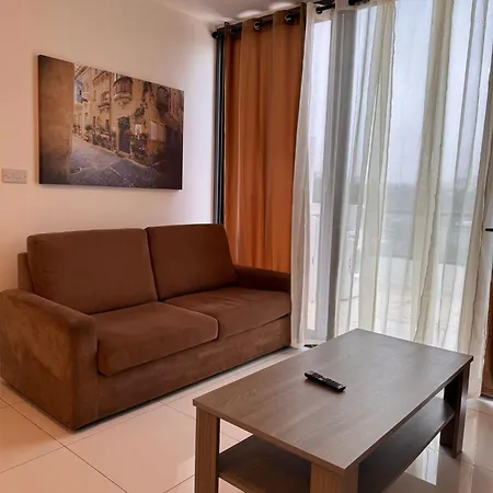 Large Penthouse In Cenrtal Area * Gzira