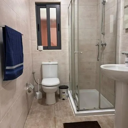 Large Penthouse In Cenrtal Area 아파트